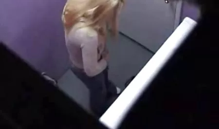 شخص شما هرگز سعی داستانهای مصور پورن پول در او !!