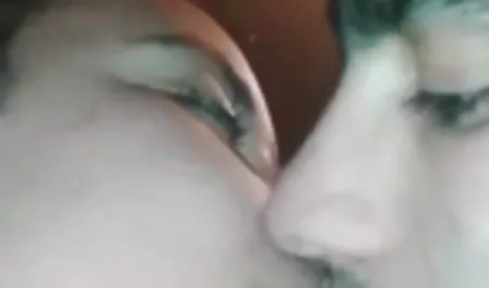خانم رینا مشغول است با سه دانلود پورن داستانی گرسنه