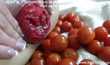 نوزاد به نظر می رسد و می گوید داستانهای پورن